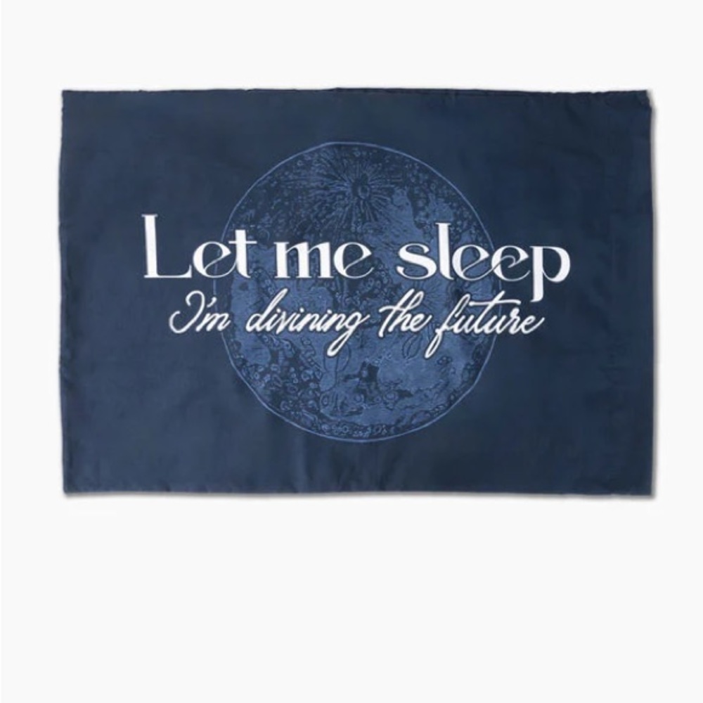 Magic Delivered, Divination Pillowcase